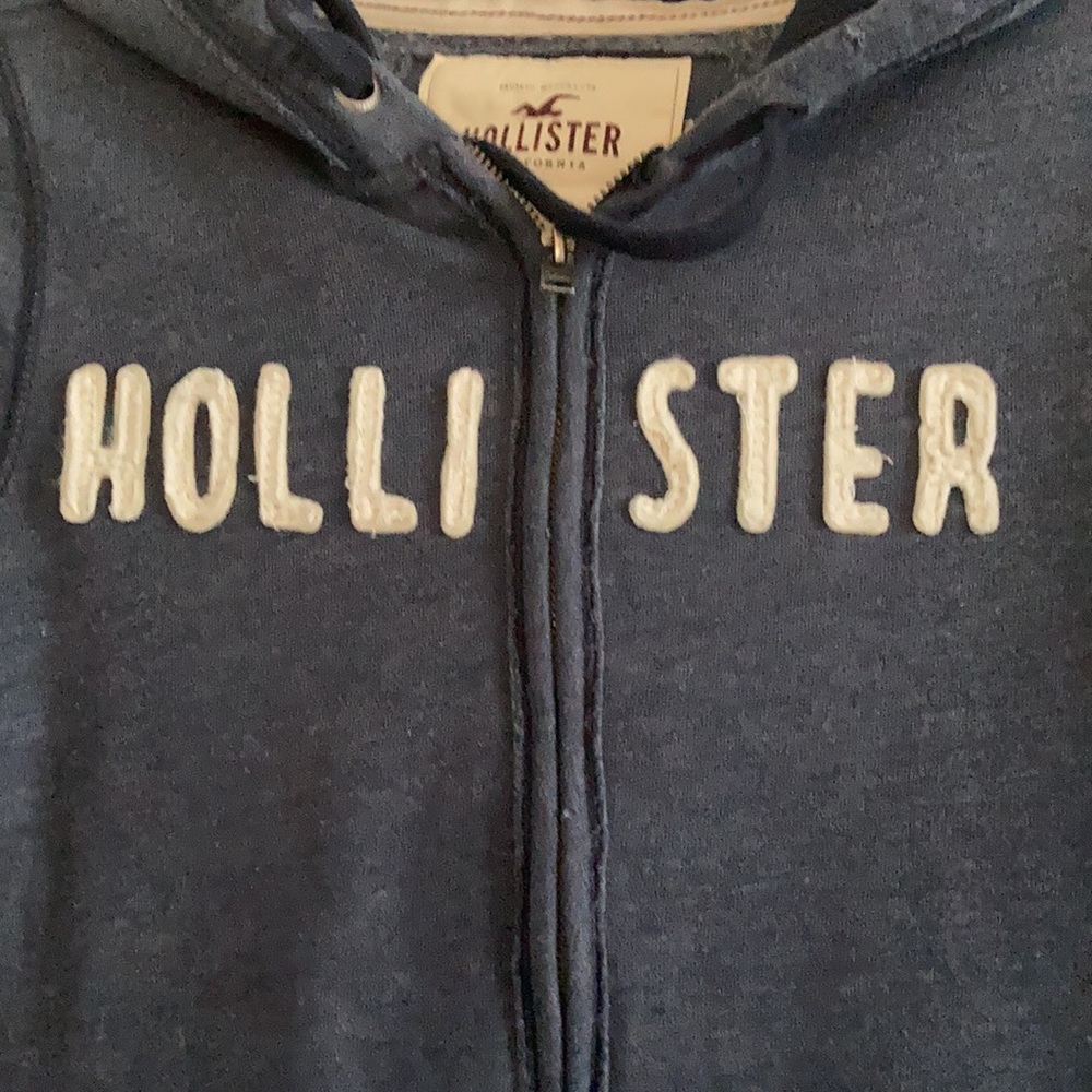 Hollister Zippered Hoodie - Picture 2 of 5